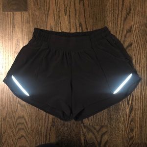 Black 4” Hotty Hot shorts in size 6